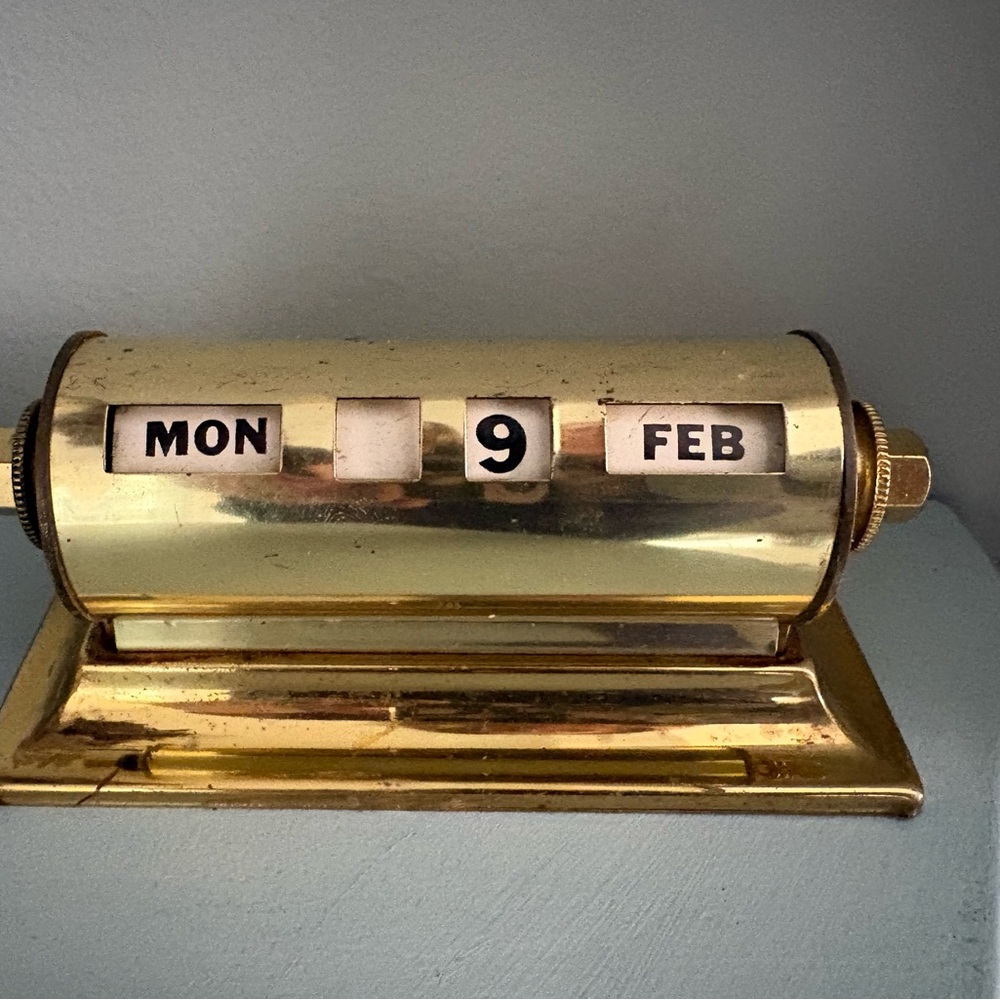 Metal Library Desk Calendar